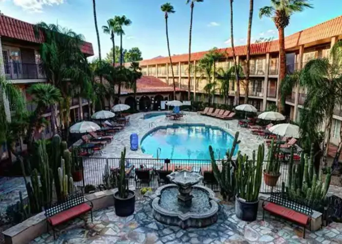 Hotel Doubletree By Hilton Tucson-williams Center 4*